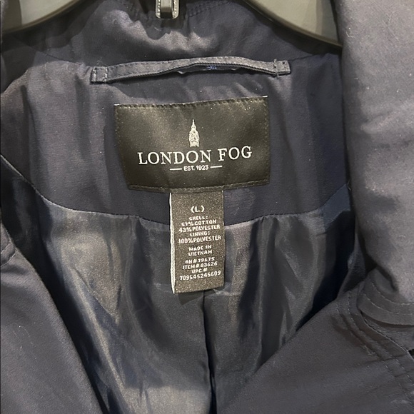 Women’s Navy London Fog Trenchcoat w/detachable hood. New condition - Picture 4 of 15
